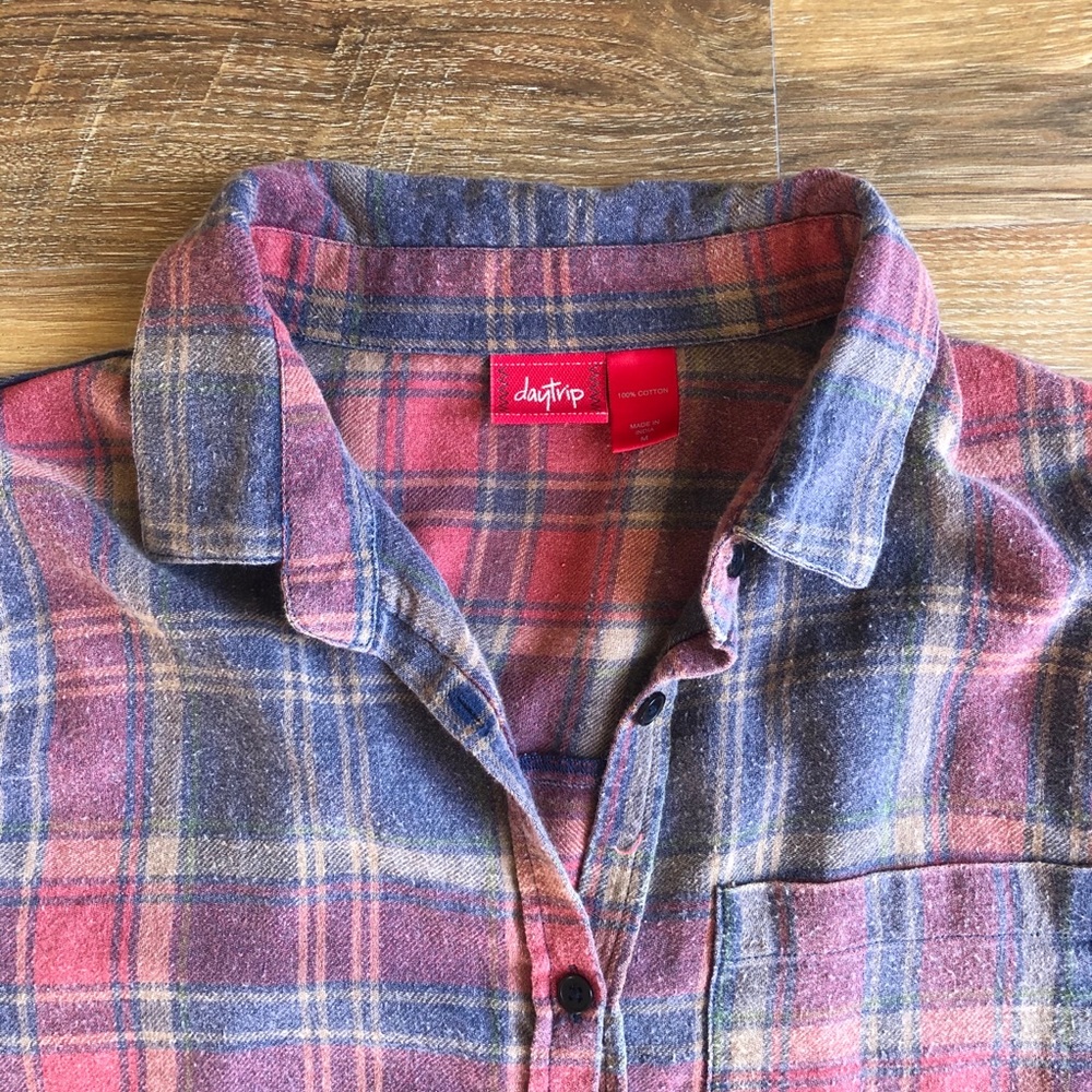 Daytrip Flannel - Picture 2 of 5